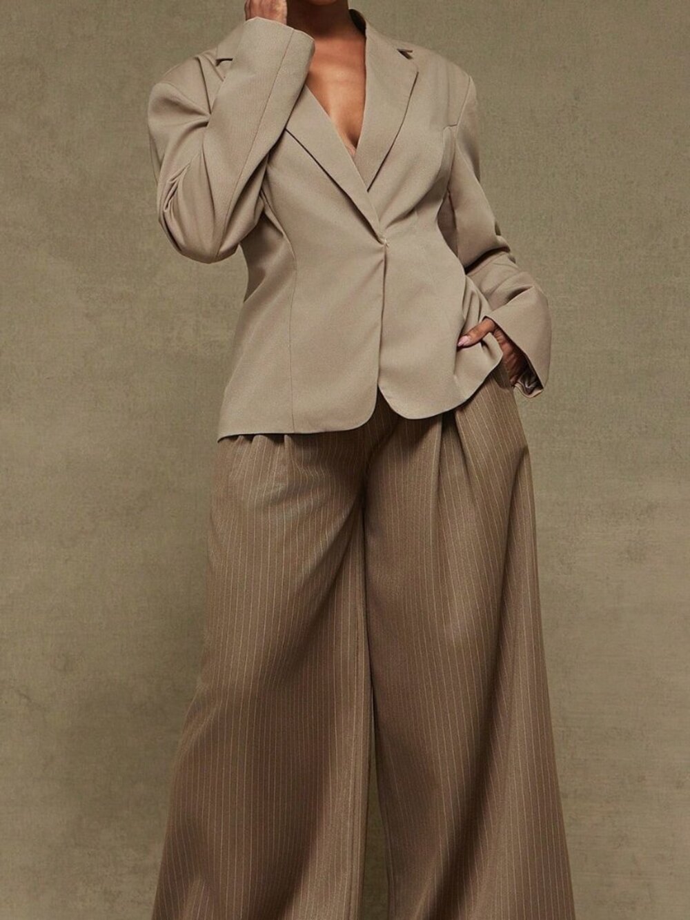 Khaki Elegant Women's Lined Regular Fit Lapel Short Blazer - Picture 3 of 5